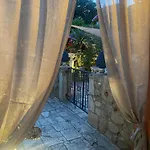 Πανσιόν Secret Garden Ζαντάρ