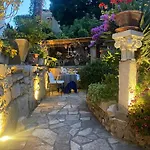 Πανσιόν Secret Garden 3*