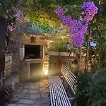 Secret Garden Πανσιόν Ζαντάρ