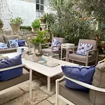 Πανσιόν Secret Garden 3*