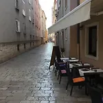Secret Garden Πανσιόν 3*