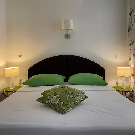 Secret Garden Gostinjska kuća 3*