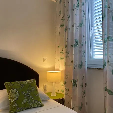 Gostinjska kuća Secret Garden 3*