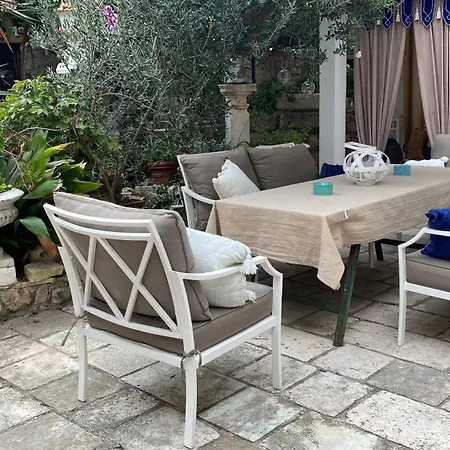 Secret Garden Gostinjska kuća