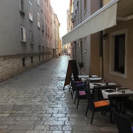 Secret Garden Gostinjska kuća 3*