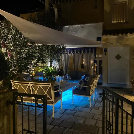 Secret Garden בית הארחה